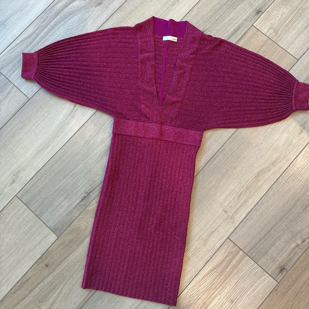 Elegant Burgundy Midi Dress